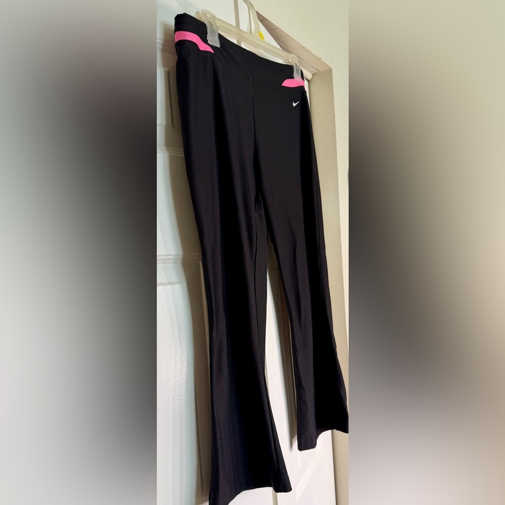 Vintage Women’s Nike Workout Dry Fit Capri Pants - Picture 3 of 9